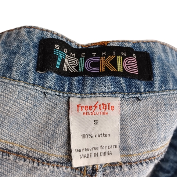 SOMETHING TRICKIE FREE THE REVOLUTION Light Wash Distressed Mini Raw Hem Shorts - Picture 3 of 5